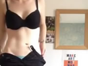 Bebê loiro para provar foi raspado selfie